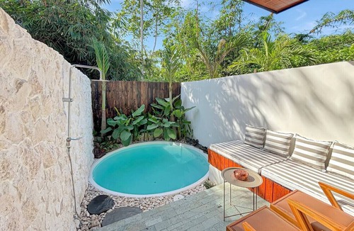Babakan Villa | Moon Studio - Private Pool Loft Canggu