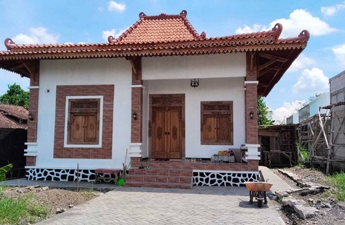 Ngaglik House | Naufal Homesty, full rumah set klasik minimalis