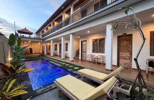 Batu Bolong House | Nay's Homestay