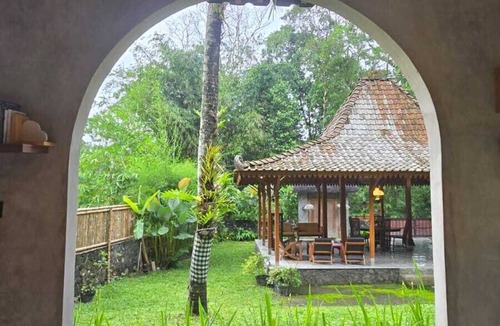 Cangkringan Villa | nDalem Riyartan Villa Kaliurang