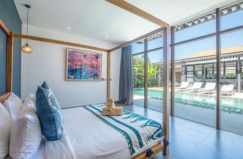 Pererenan Villa | New 5BR Villa, Enclosed Lounge, Canggu Oasis