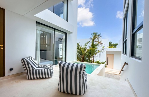 Babakan Villa | New build Villa Golden Pearl in Bali Pererenan - volcano view & pool