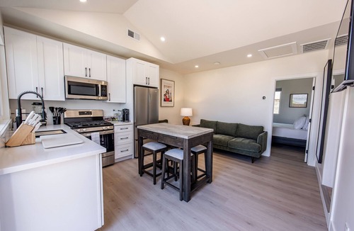 Crown Point House | New Ocean Front Villa! Tub Parking Bikes AC, The Best location and Amenities!