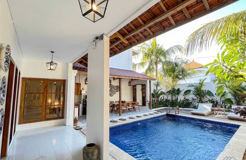 Kuta Villa | New peaceful 4 master bdrm suites villa, Legian