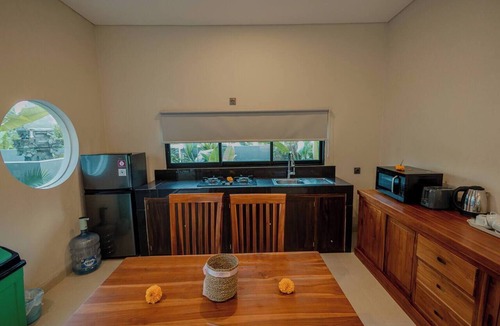 Seseh House | New Tropical 3BR Villa with Pool & Rooftop Oasis