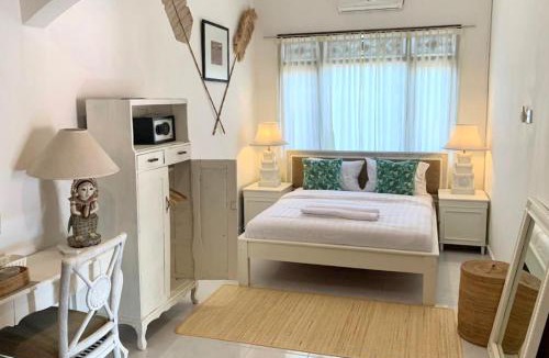 Batubelig House | NIKINIKO Beach House by Lolavillas - 100mts to the beach