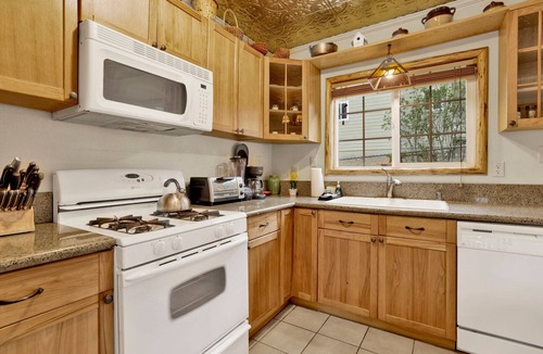 Moonridge Cabin | Nine Pines Lodge Retreat in the Pines at Big Bear