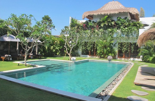 Laksmana House | OB8003 - Tropical 8 Bedroom Villa in Seminyak