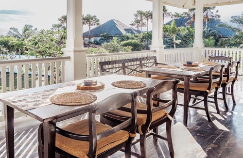 Batu Bolong Villa | Oceanview Luxury Villa The Palms