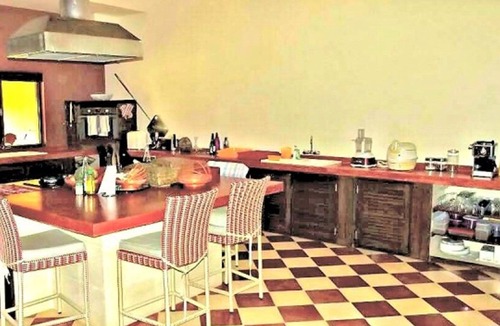 Padonan Villa | OFFER! Luxury 5 BR Villa with 18m Pool!