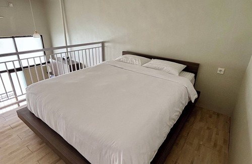 Sunset Road House | Olive Athena Guesthouse