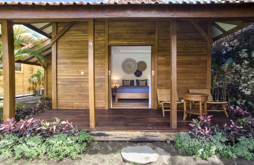 Batu Bolong House | ORORA B4-NEW SPOT in the heart of CANGGU; 2 bedroom 400 m from the beach.