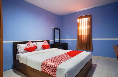 Balikpapan Hotel | OYO 1272 Grand Garuda Guest House