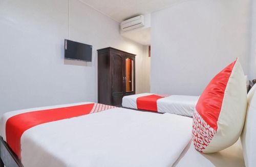 Downtown Kuta Hotel | OYO 2411 Taman Mekar Beach Inn 2