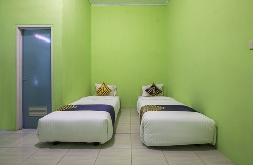Karangtengah Hotel | OYO 2859 Fatan Costel Syariah
