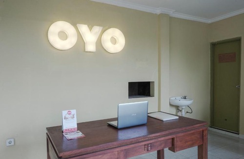 Mumbul Hotel | OYO 618 Top Homestay