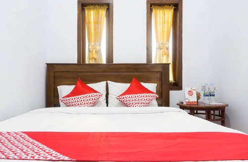 Pacitan Hotel | OYO 801 Hansa Homestay