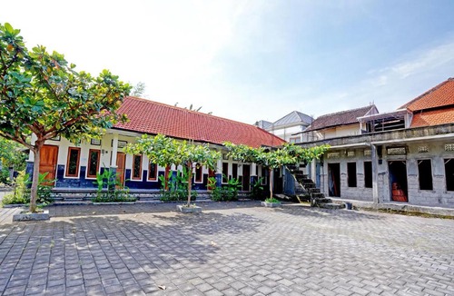 Mumbul Hotel | OYO 90860 Tunjung Sari 8