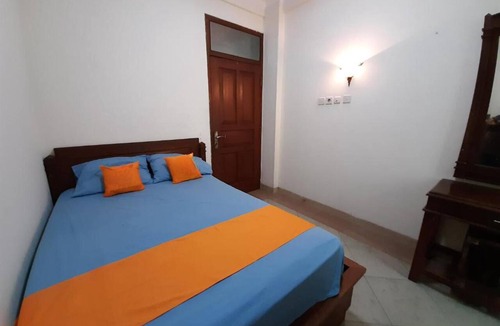 Kuningan Hotel | OYO 91327 Residence 38