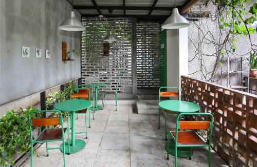 Bekasi Hotel | OYO 93370 Lot Thirty Six
