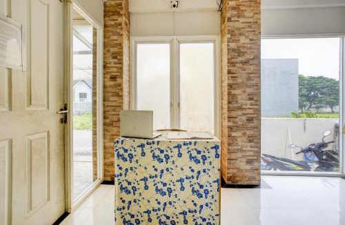 Surabaya Hotel | OYO Life 90606 Glass House Citraland Syariah