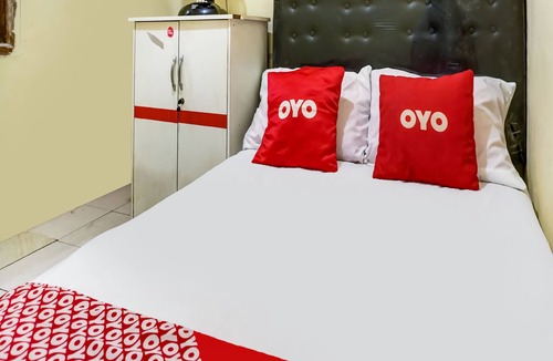 Karawang Hotel | OYO Life 91335 Micheline Family 2 Syariah