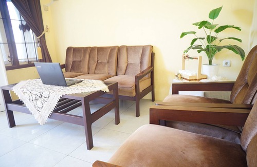 Kalipuro Hotel | OYO Life 92991 Kost Amantu 2