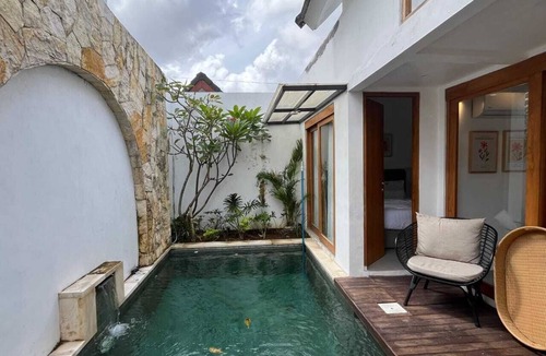 Kerobokan Villa | Palm Nest Monstera Villa A3