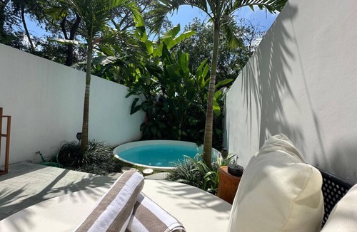 Babakan Villa | Palm Suite - Private Pool Loft Canggu