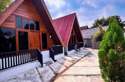 Sewon Hostel | Penginapan omah kampung