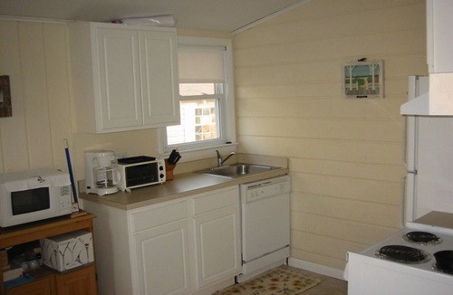 Rehoboth Beach House | Pet friendly cozy cottage. Walk or Bike 1 mile to the beach!