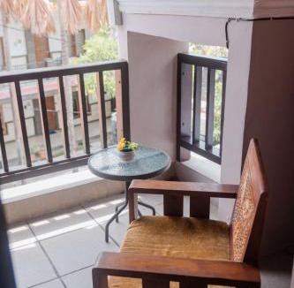 Kampial Apartment | Pigeon Mandala Apartments & Resto