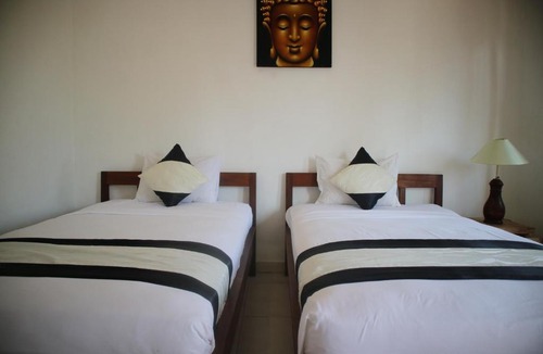 Batu Bolong House | Pondok Damai Canggu
