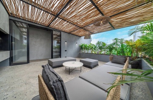 Padonan Villa | Predmet Padonan - Designer 3BR Villa w Pool, Rooftop Kitchen & Patio