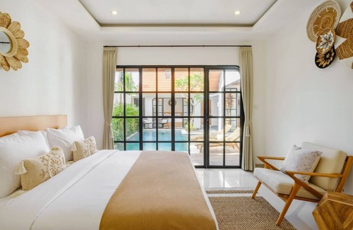 Berawa Villa | Prime Canggu, 3BR Private Pool Villa by Orivista , 2Min - Finns & Atlas