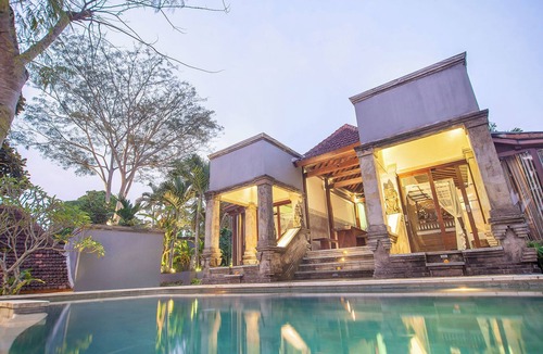 Kutuh Kaja Villa | private 4-bedroom villa with Infinity pool in peaceful Ubud