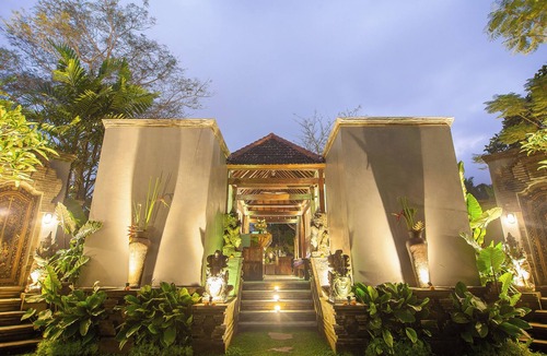 Kutuh Kaja Villa | private 4-bedroom villa with Infinity pool in peaceful Ubud
