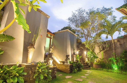 Kutuh Kaja Villa | private 4-bedroom villa with Infinity pool in peaceful Ubud