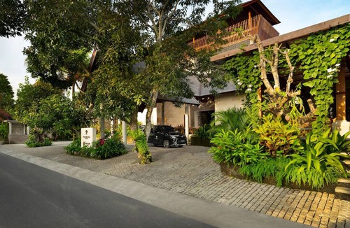 Ubud Resort | Private Heated Pool Villa with Jungle Views, Sun Deck & Tropical Serenity