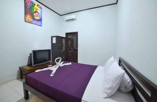 Downtown Kuta House | Private Room in Balinese House, Poppies Lane, Legian Kuta Near Beach (SNTH)