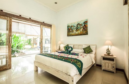 Kerobokan Villa | PROMO! Boho Chic 3BR Private Pool Villa with Bath tubs & Hammock in Seminyak