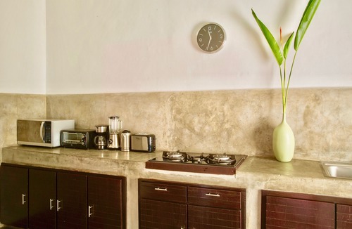 Laksmana Villa | QUIET VILLA | 4 PAX | 400m from BEACH/KUDETA & SEMINYAK SQUARE