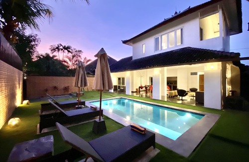 Laksmana Villa | QUIET VILLA | 4 PAX | 400m from BEACH/KUDETA & SEMINYAK SQUARE