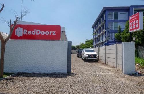 Surakarta Hotel | RedDoorz at Paduka Hotel Kartasura