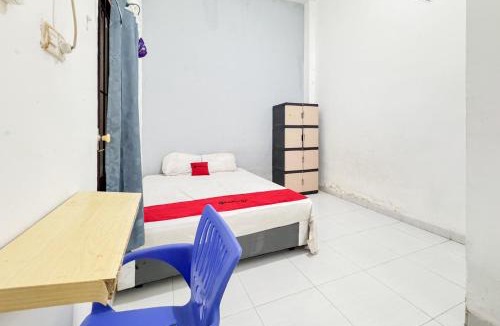 Palembang Hotel | RedDoorz at Wisma Hiro Dwikora Palembang