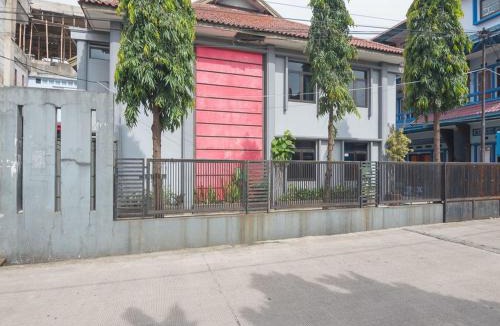 Turangga House | RedDoorz @ Buah Batu 3