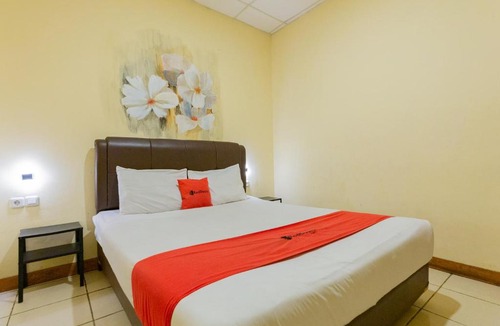 Cikarang Hotel | RedDoorz @ Iodium Residence Cikarang