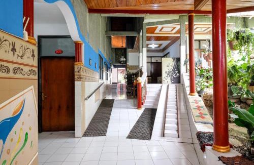 Oro Oro Ombo House | RedDoorz near Jawa Timur Park 1