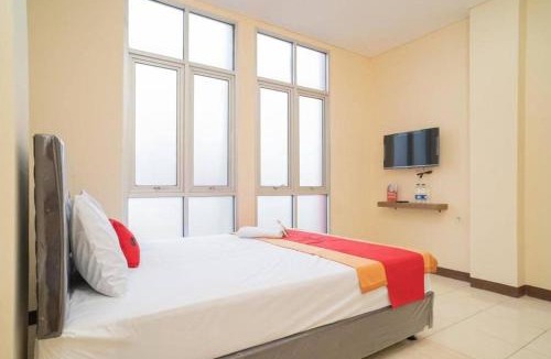 Tangerang Hotel | RedDoorz near Stasiun Tangerang