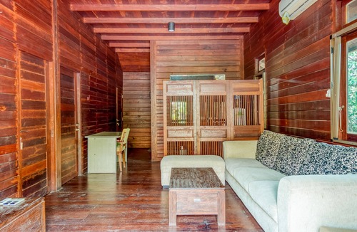 Pantai Indah Kapuk Hotel | RedDoorz Resort @ Taman Wisata Mangrove